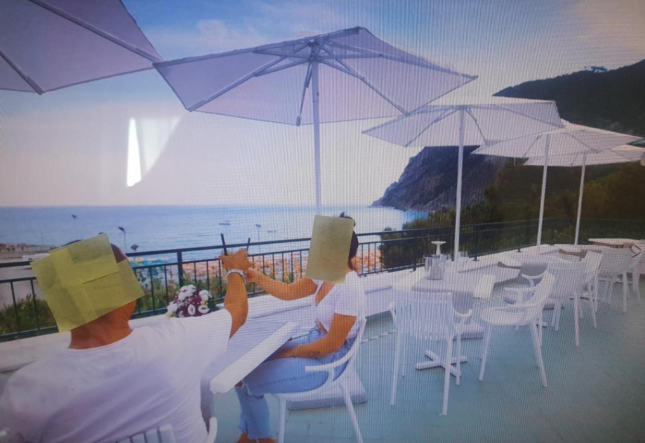 Monterosso Apartments In Servano'S Villas มอนเตรอสโซ อัล มาเร ภายนอก รูปภาพ